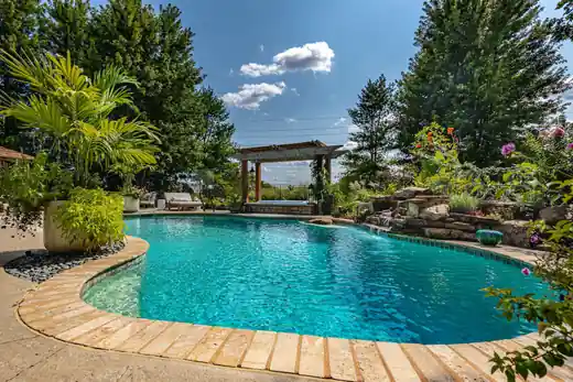 Shotcrete, Fiberglass or Vinyl: Choosing an Inground Pool for Mid-Missouri Ground